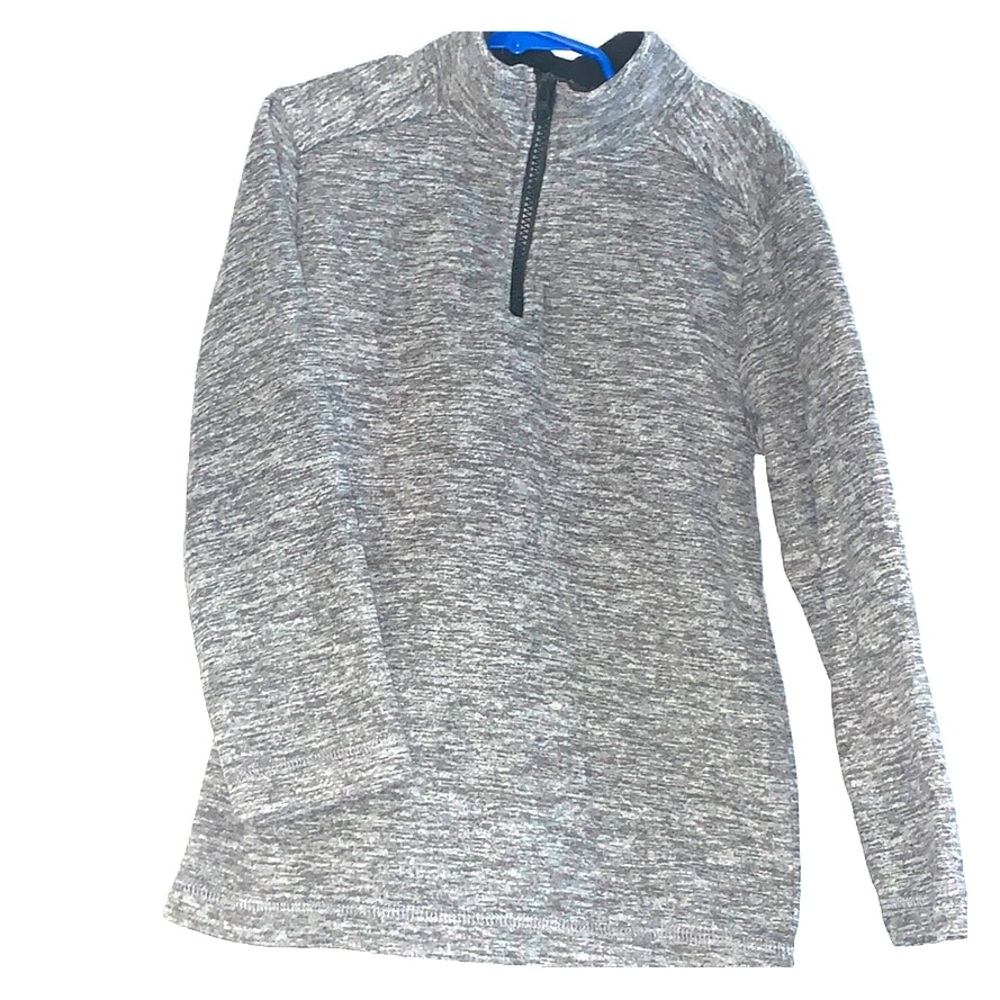 Good kids sweater for winter season.